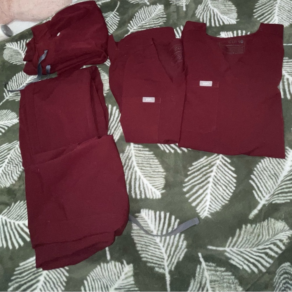 Figs XXSP Zamora scrub pants (3) & (2) Catarina™ One-Pocket Scrub Tops burgundy